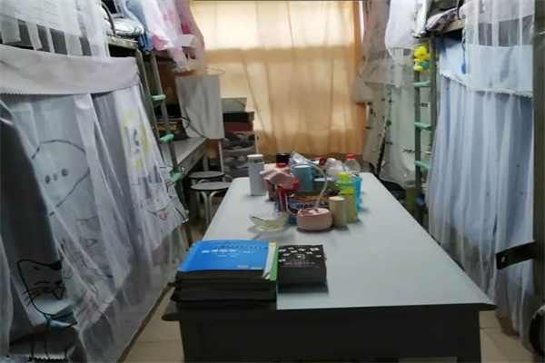 特朗普吹擂执政百日政绩 还称比美联储主席更懂利率
